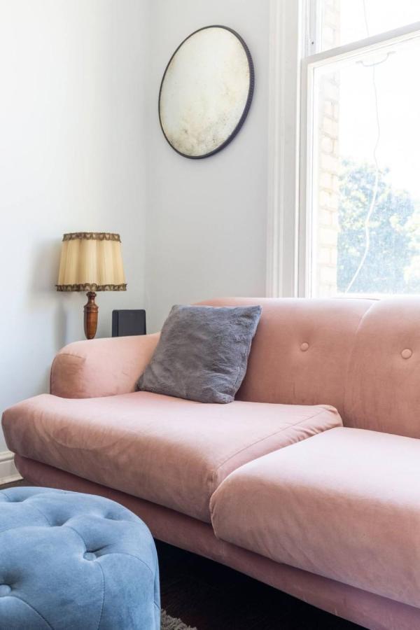 Cheerful 1 Bedroom Flat In The Heart Of North Londra
